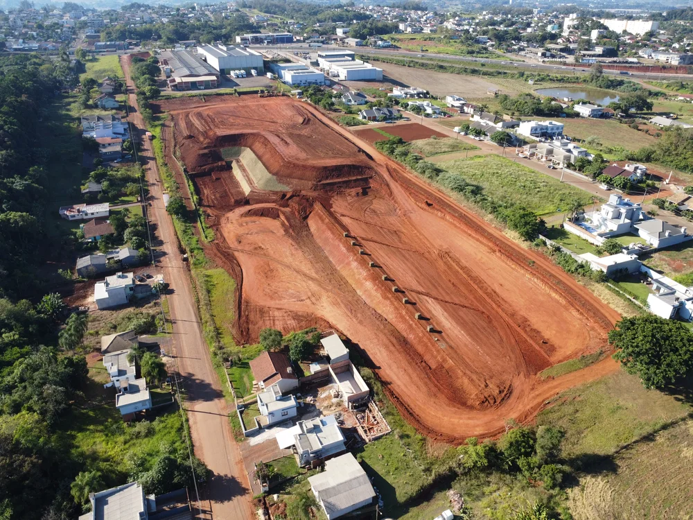 Barragem de Rejeitos — Mineração Serra Azul